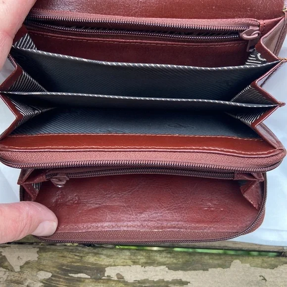 Italian Leather Wallet Dark Red, many compartments, functional, nice condition - Picture 11 of 14